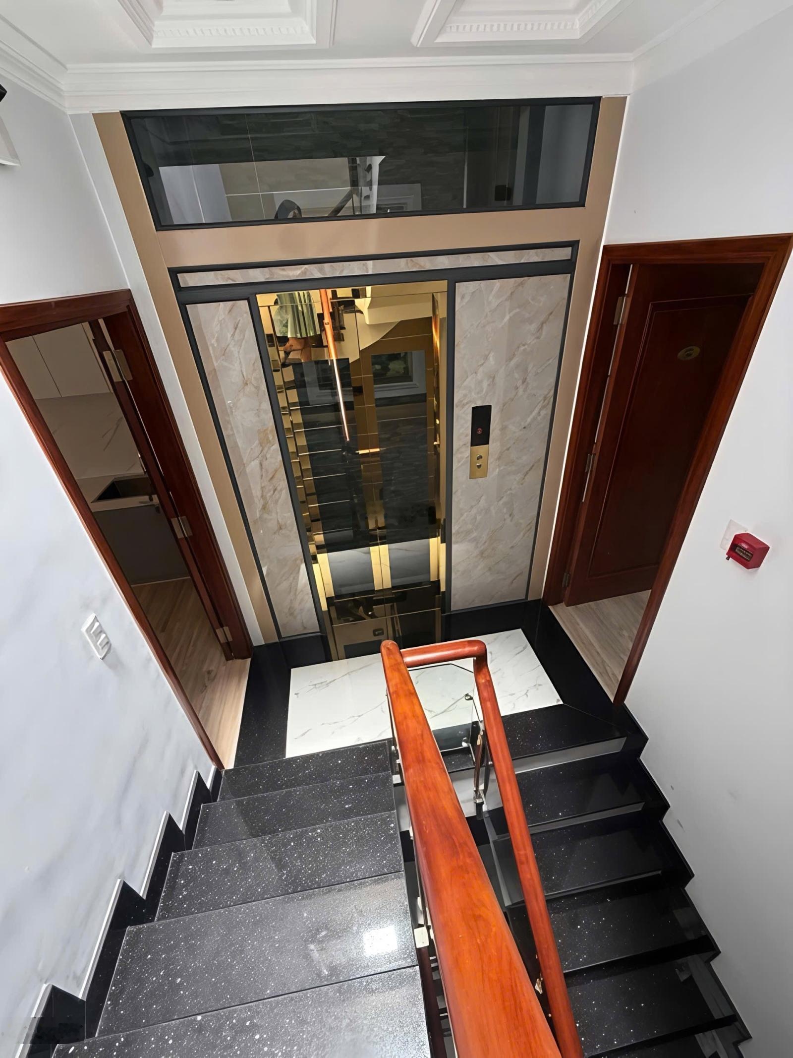 Bán nhà mặt tiền 6 tầng 5,2x18m có thang máy ra mai văn vĩnh p.tân quy tt quận 7 - chỉ 22,9tỷ tl