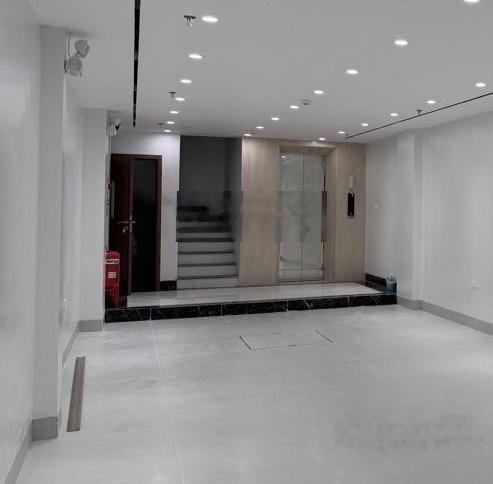 Bán nhà Trần Duy Hưng, dt70m, 7 tầng Thang Máy, ô tô vào nhà, sát phố, kinh doanh