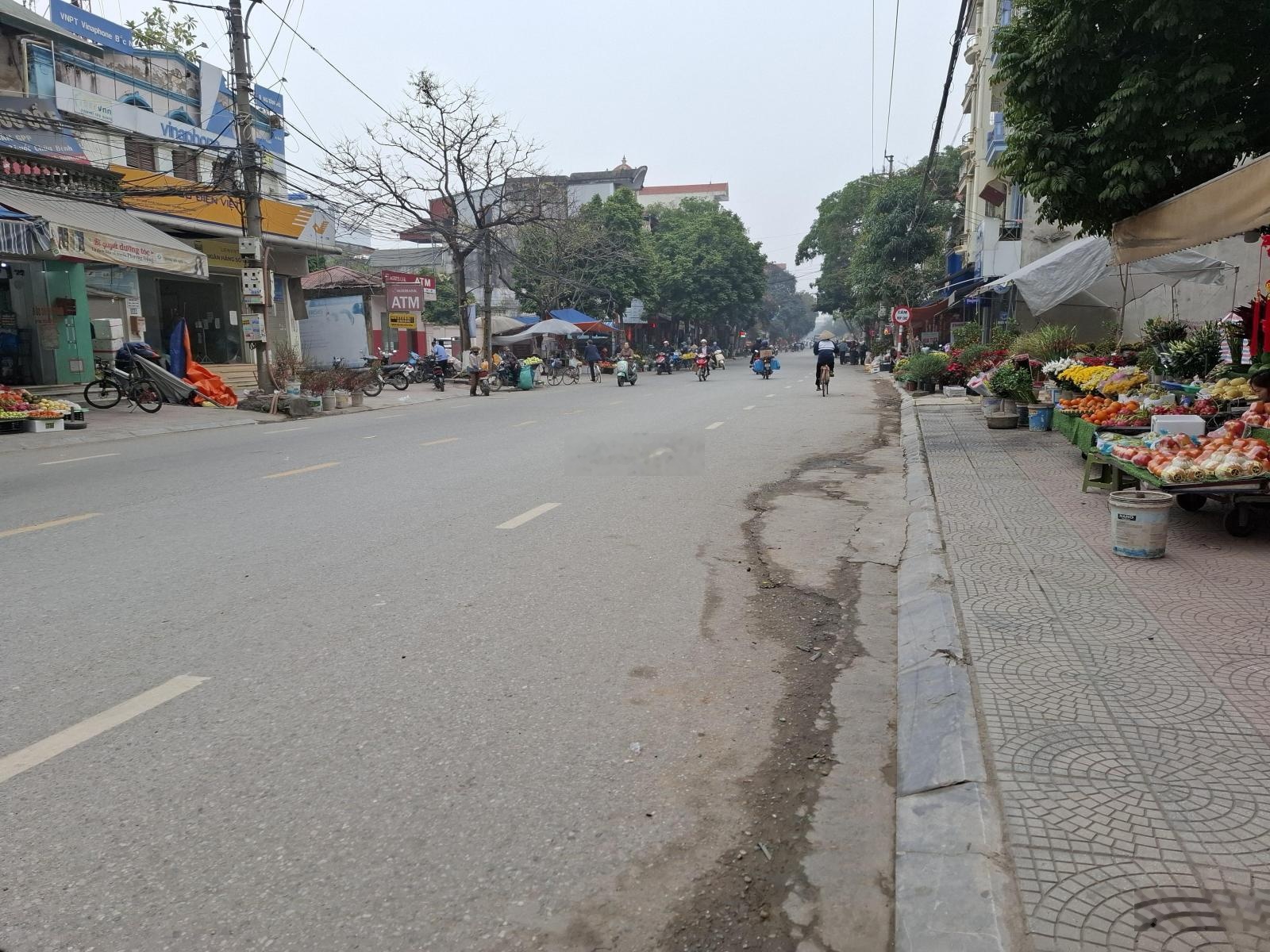 Bán đất làn 2 đường âu cơ phường hồ dt 99m mt 5m18 ô tô thông 50m ra phố hồ chợ bv trường cách 500m