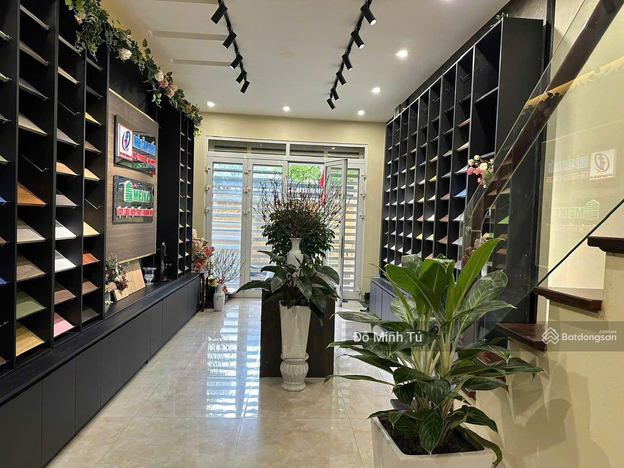 Nhà Nguyễn Chí Thanh 50m*5T, MT 3.9m, ô tô vào nhà, 1 nhà ra phố, 2 thoáng, về ở ngay, kinh doanh