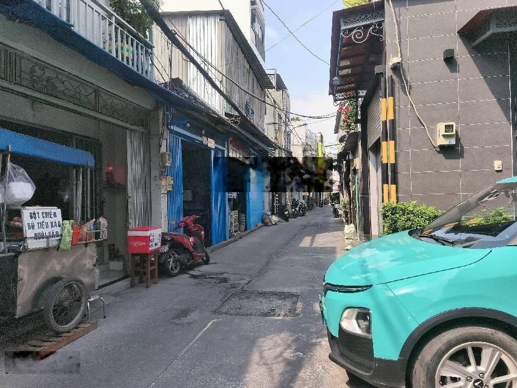 Lô góc 3 MT sát chợ Bình Long Bình Tân HXH thông 5,6ty