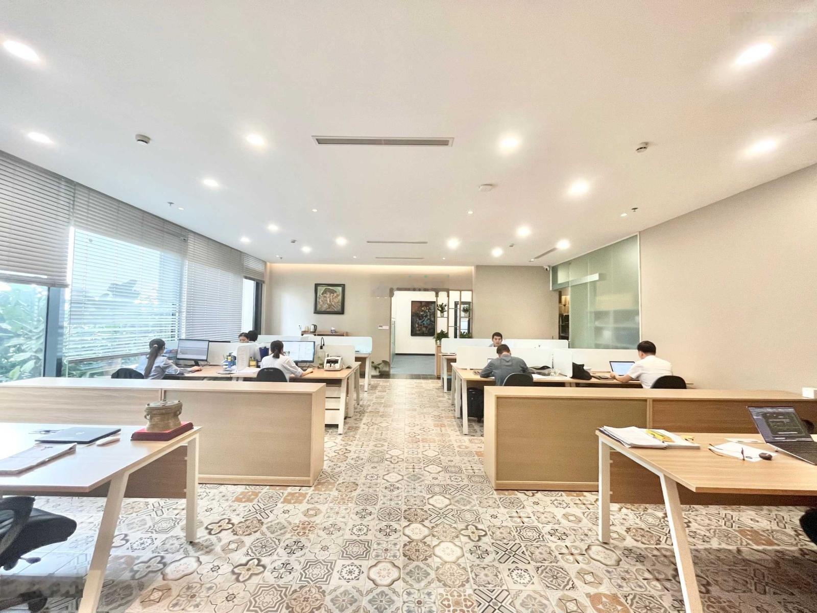 Cho thuê gấp văn phòng tại Capital Building 41 Hai Bà Trưng, Hoàn Kiếm, HN DT: 100m2-250m2-500m2