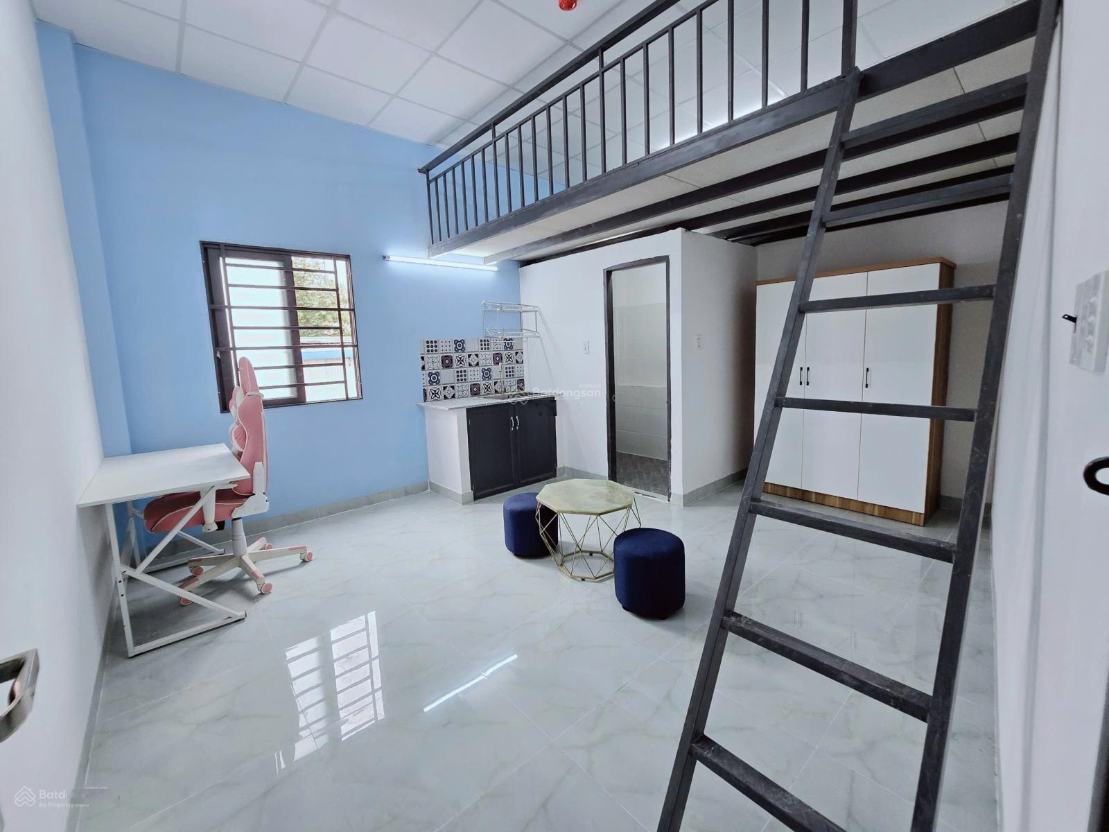 Phòng đầy đủ nội thất, mới xây ngay Phạm Văn Đồng, 30m2 rộng rãi