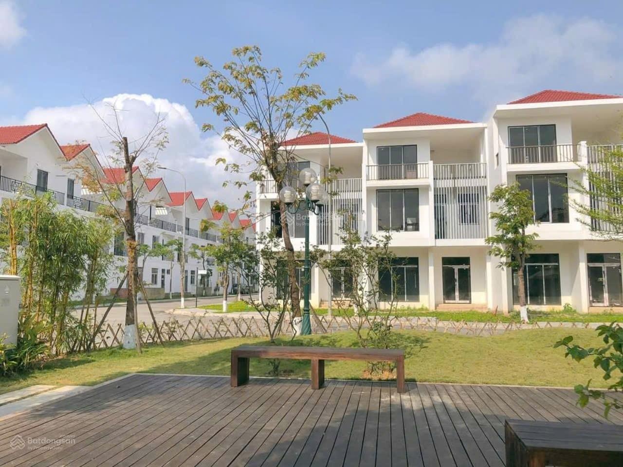 Bán nhà 3 tầng mặt tiền đường 20m dự án Royal Park trung tâm thành phố Huế giá chỉ 4.4 tỷ