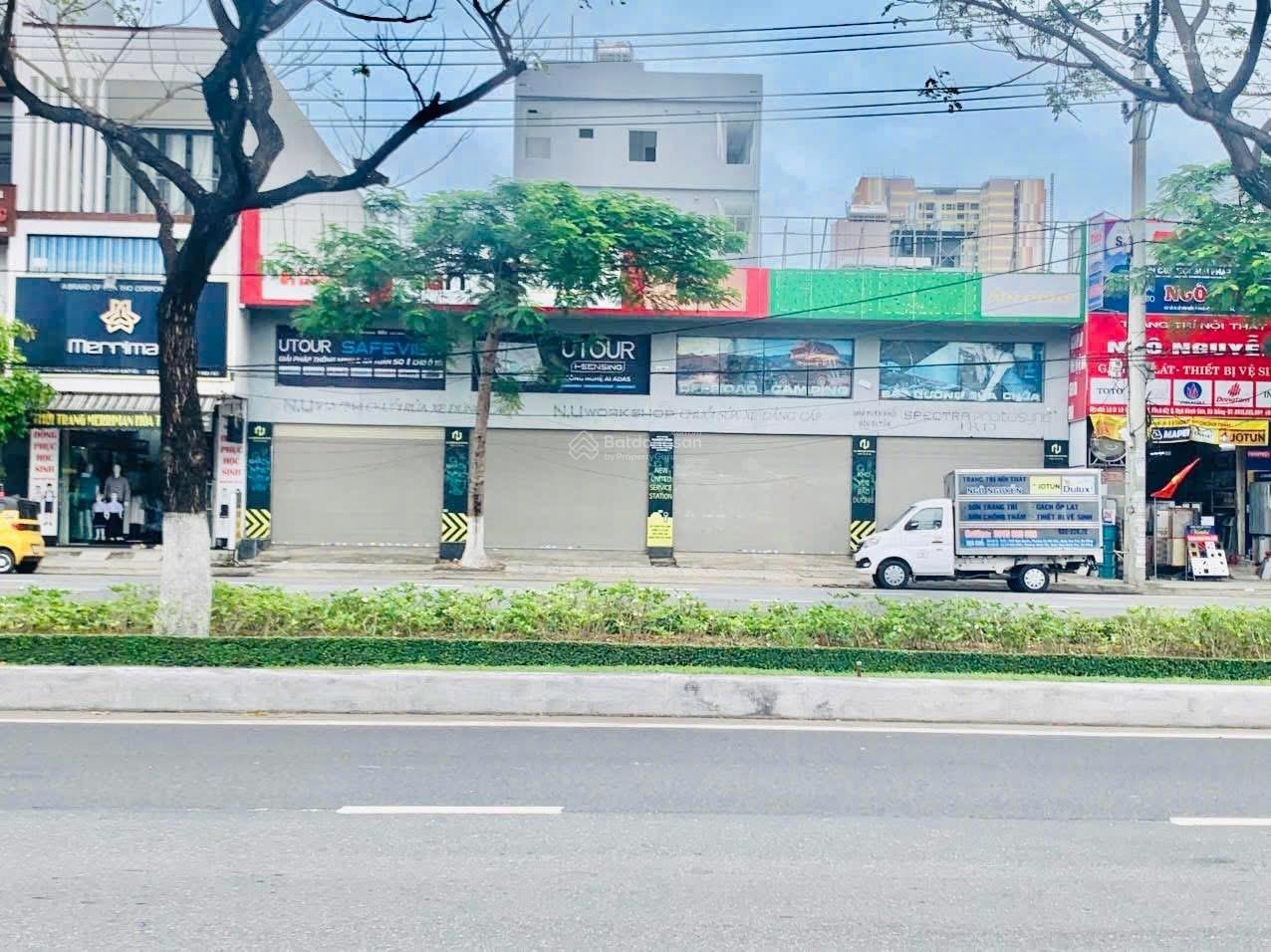 Cho thuê 4 sản phẩm mặt tiền Điện Biên Phủ có thang máy, DTSD 1000m2, ngang 10m, gọi Văn Phú