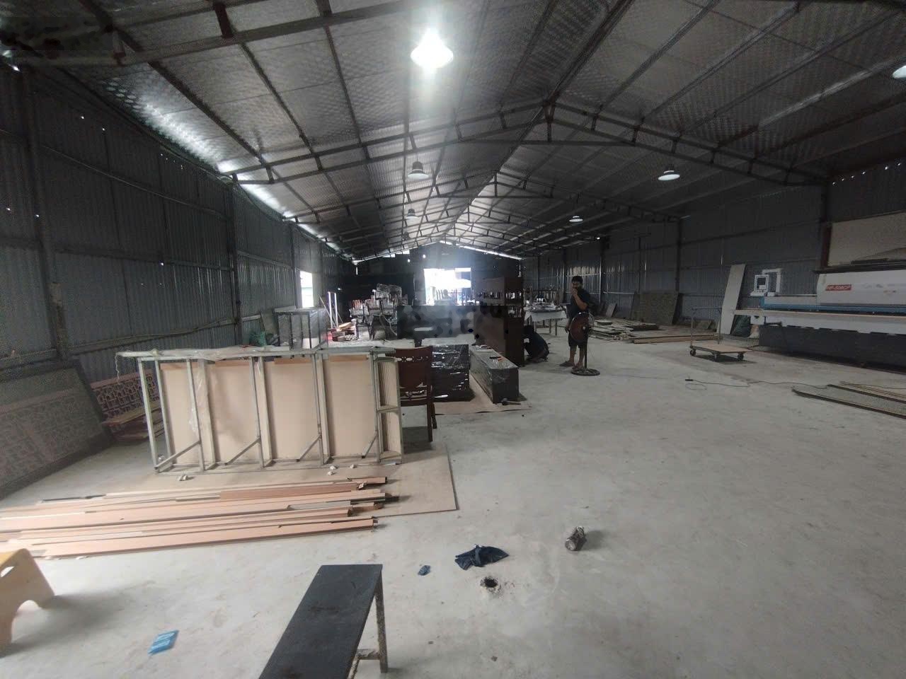 Cho thuê kho đường Nguyễn Khoái, Hoàng Mai. DT 680m2, cao 6m điện 3fa, nước sạch. 40k/m2/th