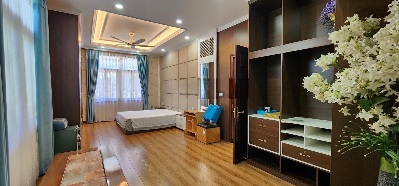 Bán căn Biệt thự Siêu đẹp, đối diện Công Viên, sổ hồng hoàn công tại Kđt Vĩnh Điềm Trung