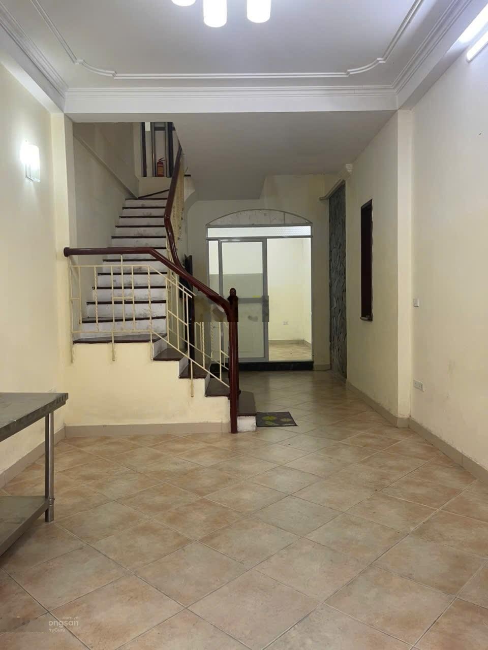 Chính chủ cho thuê nhà Trung Yên, Nguyễn Bá Khoản, Cầu Giấy. Dt 65m2 x 5t, mt 5m.