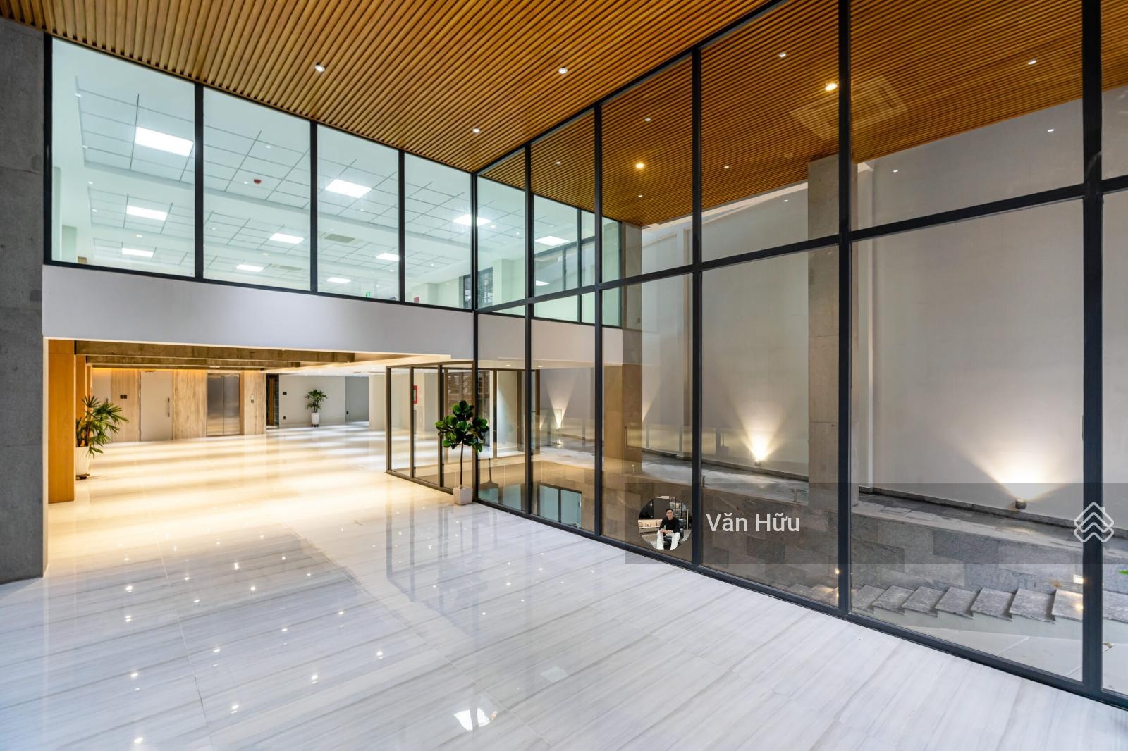 Góc 2 mặt tiền Trường Chinh, Q. Tân Bình - DT: 8x30m - 2 tầng - HĐT: 280 triệu - giá: 55 tỷ