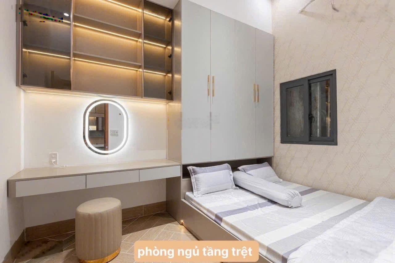 Bán nhà mới xây đường phạm thế hiển gần chợ an khánh nhà có 3 p ngủ full nội thất