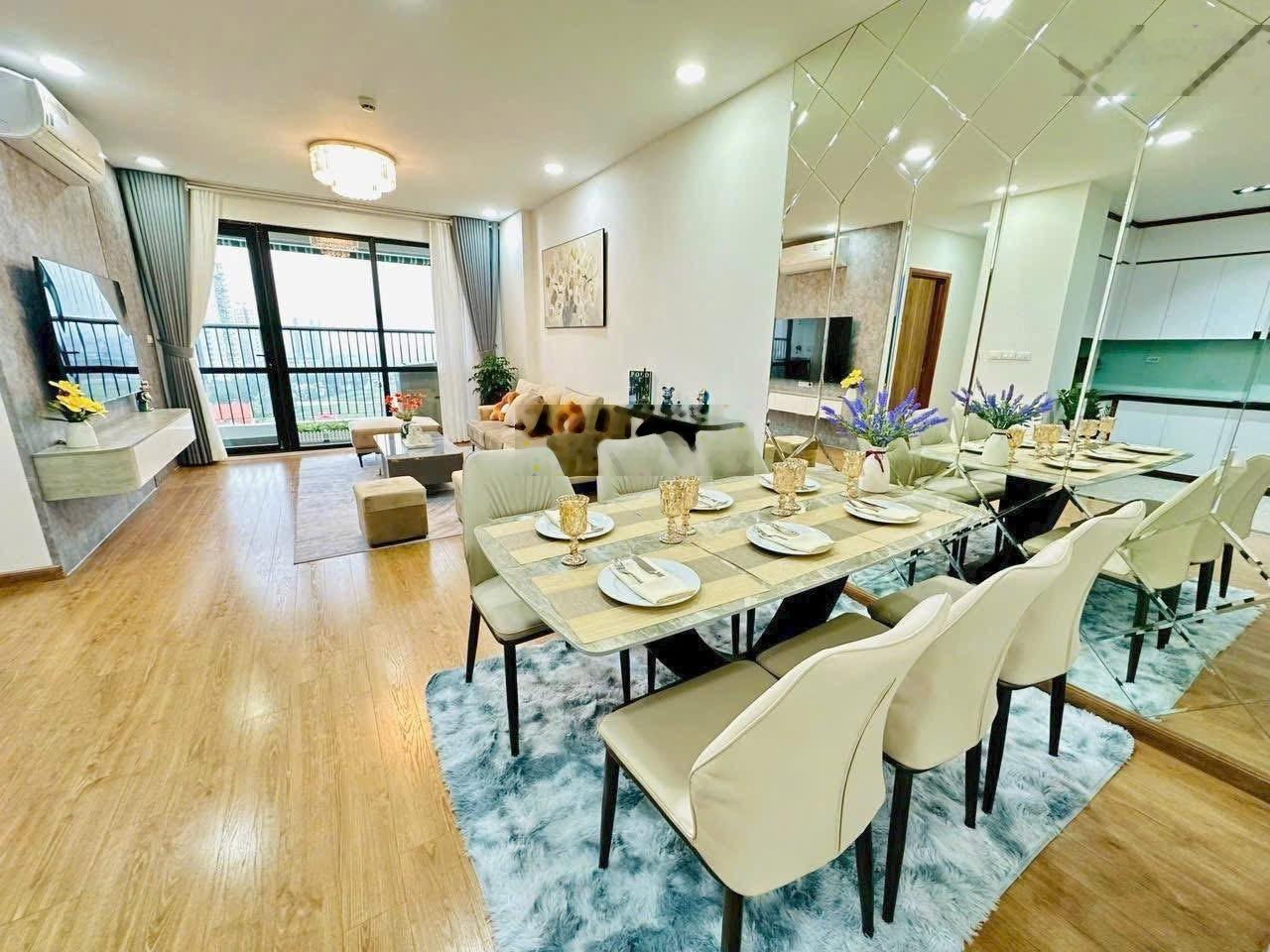 Bán CC 3PN + 2WC đẹp tại Iris Garden, 135m2, giá 10ty7 , 30 Trần Hữu Dực .LH 0357536484