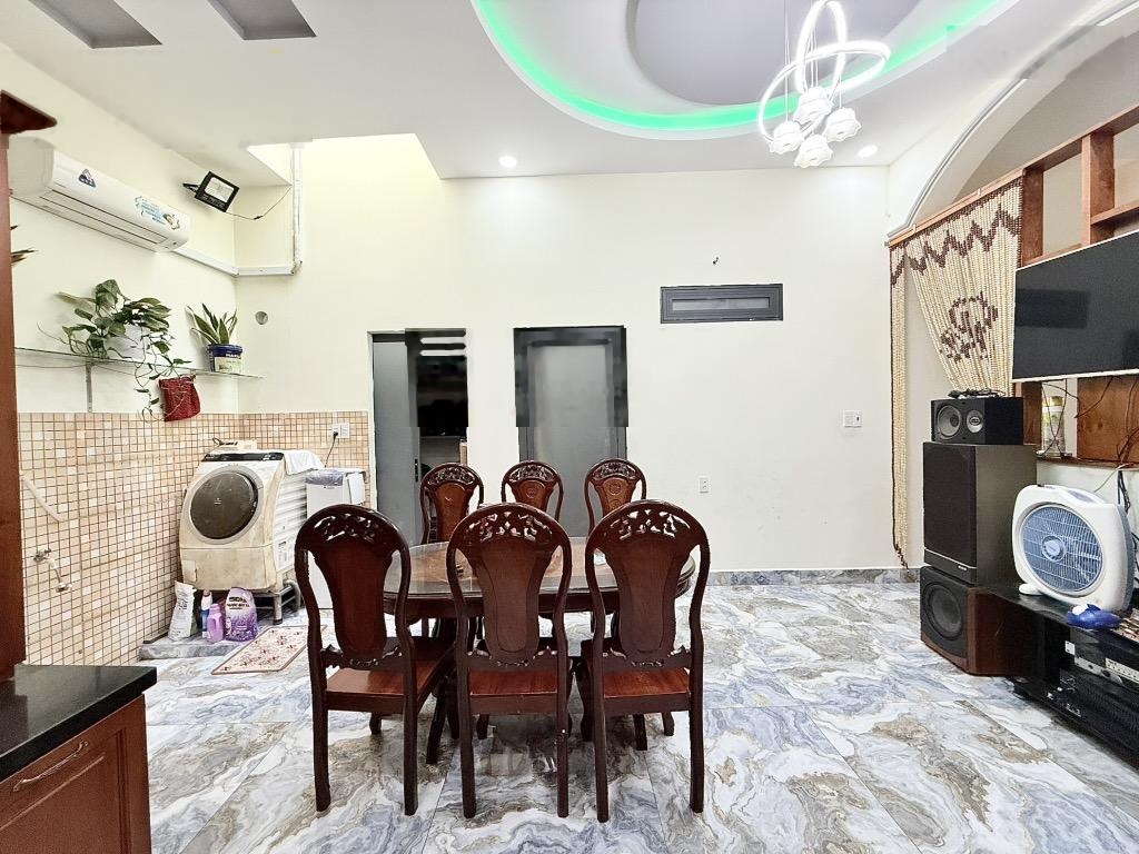 Nguyên Hồng - Gò Vấp - hẻm thông tứ tung - tặng giấy phép xây dựng - 130m2 (3.2x22 - nở hậu 7.4m)