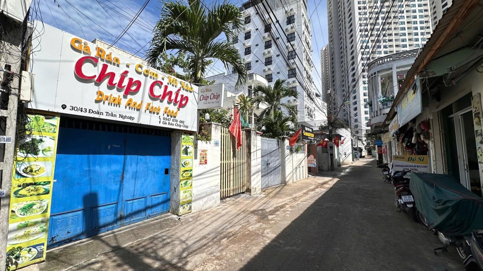 Bán đất tặng nhà MT hẻm oto Đoàn Trần Nghiệp gần biển Hòn Chồng giá 7 tỷ 980tr