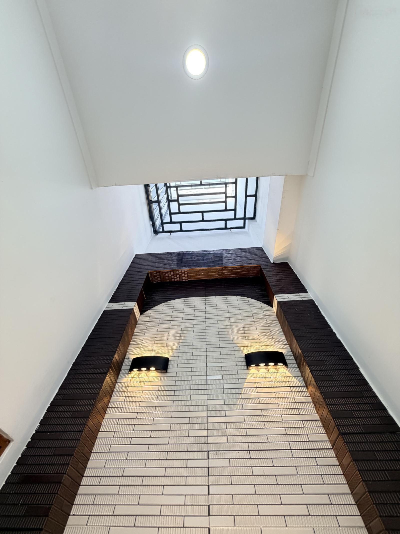 Chủ gửi bán căn nhà 1 trệt 1 lầu phường biên hoà. dt: 4,2x19,4=81,6m2. giá: 4tỷ