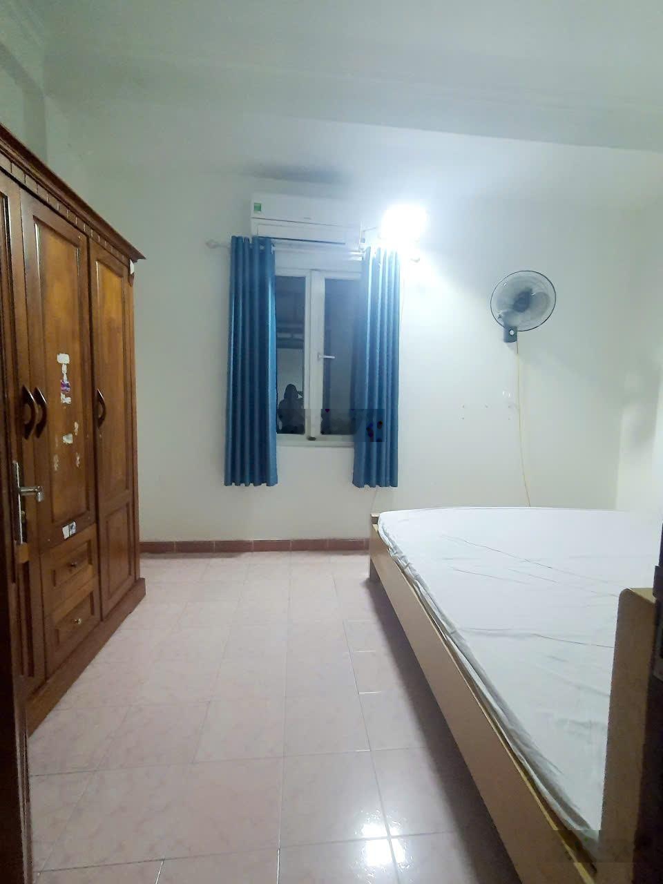 Chính chủ cần cho thuê nhà 4 tầng Phố Trần Khát Chân- Hai Bà Trưng, nhà rộng, thoáng 4 ngủ, 12tr/th