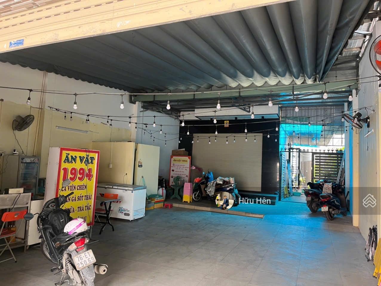 Nhà đất Bình Chánh Tổng DT 279m² Có sân lớn hiếm Sổ hồng riêng, hoàn công đủ