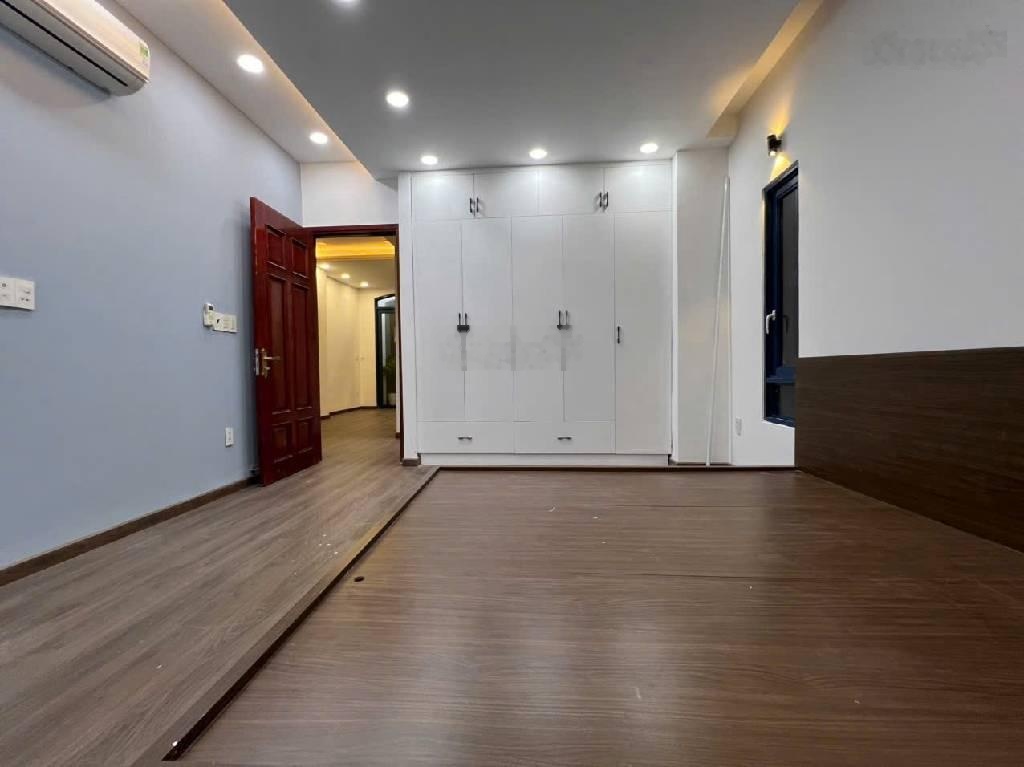 Siêu vị trí - Ngang 6 x 12,5m - 70m2 - Nhà 4 tầng thang máy Trần Hữu Trang PN - Chỉ 16,9 tỷ