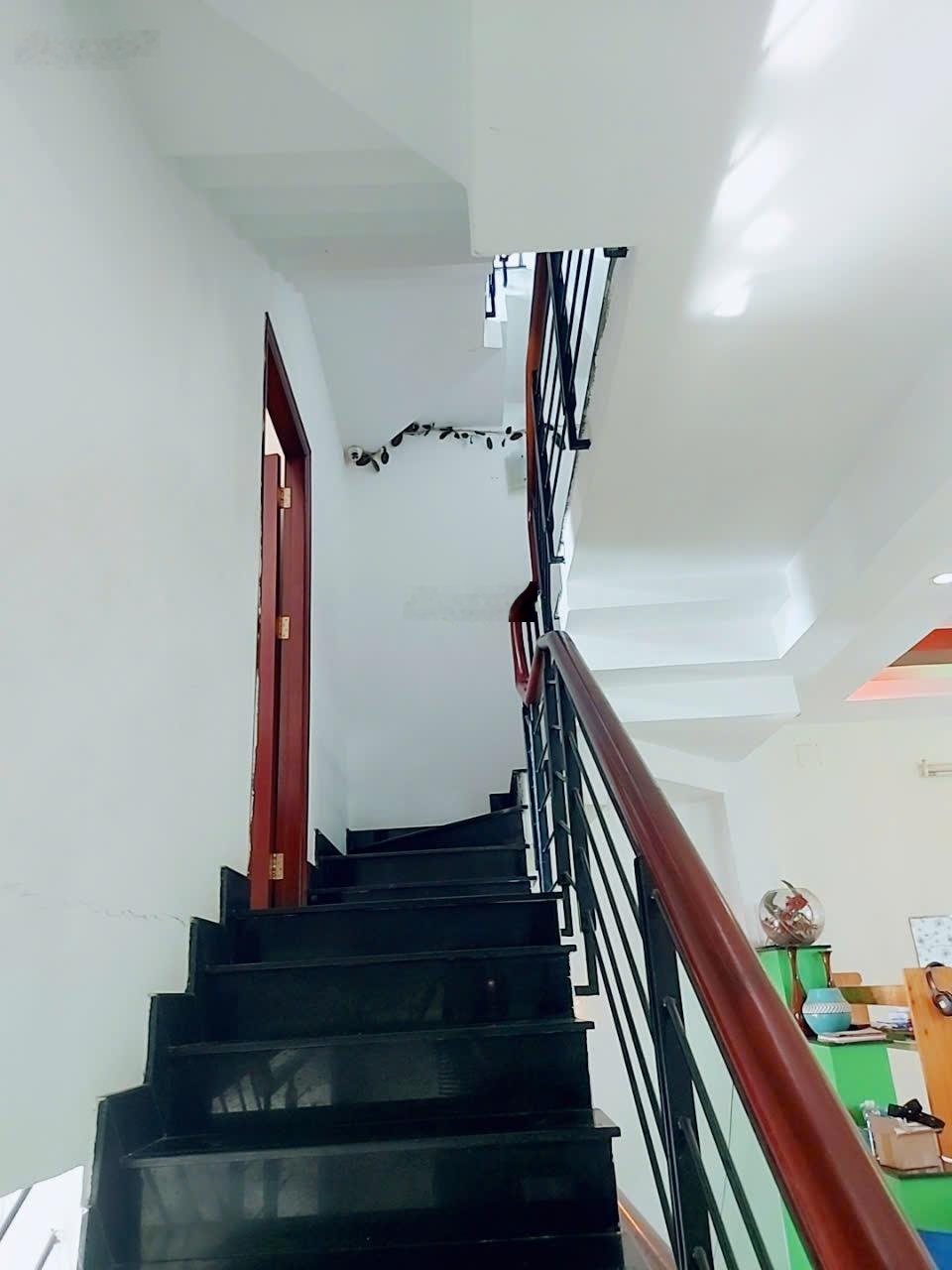 Nhà phố liền kề mặt tiền view công viên 6x14, 4 tầng. bán trước tết giảm mạnh, giá rẻ bao đầu tư