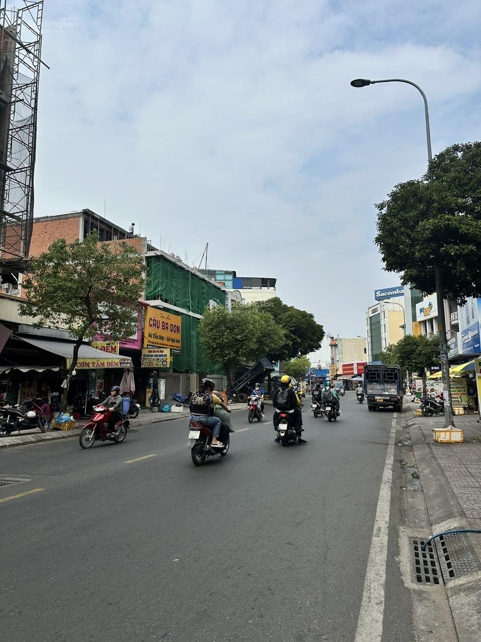 38 tỷ ,bán gấp toà building 8 tầng lê đình thám , tân phú . 180 m2