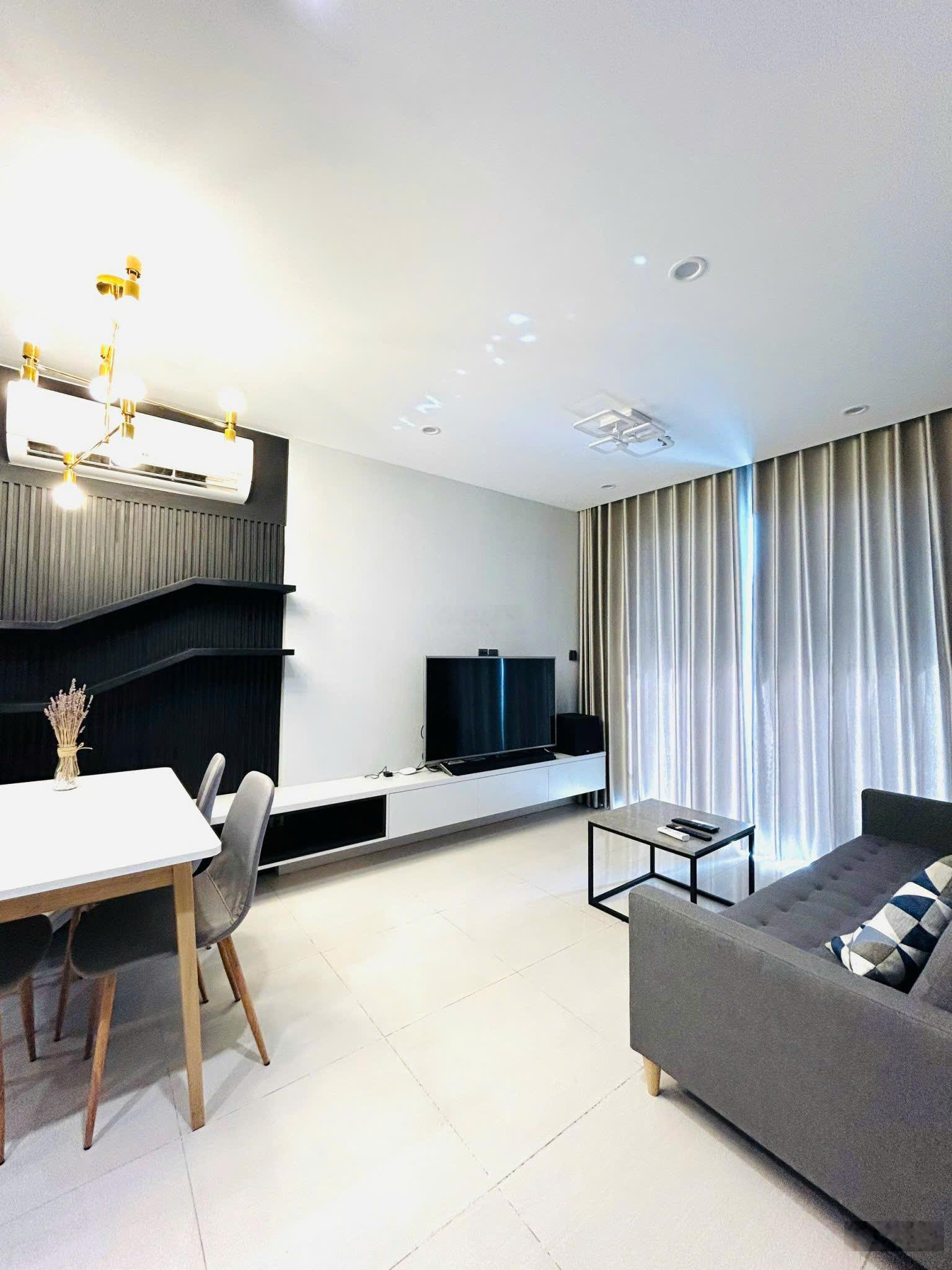 [Giảm Giá Tết] Cho thuê căn hộ cao cấp 2PN, view đẹp, Full nội thất sang trọng