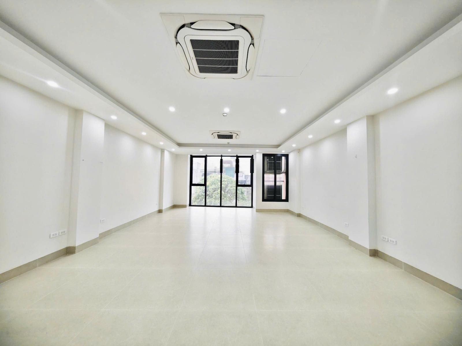 Cho thuê văn phòng Đội Cấn 70m2 chỉ 10tr free dịch vụ free để xe free OT