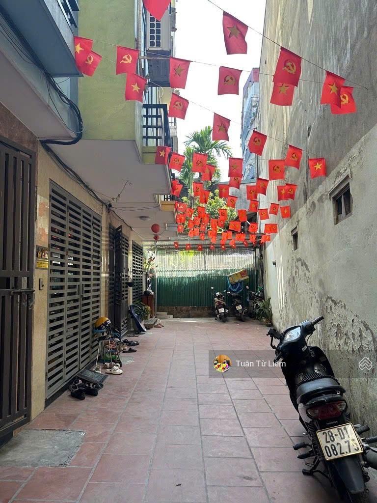 BÁN GẤP nhà 38m phố nguyên xá minh khai, trước nhà 3m,50M ra đường ô tô,ngõ thông kinh doanh