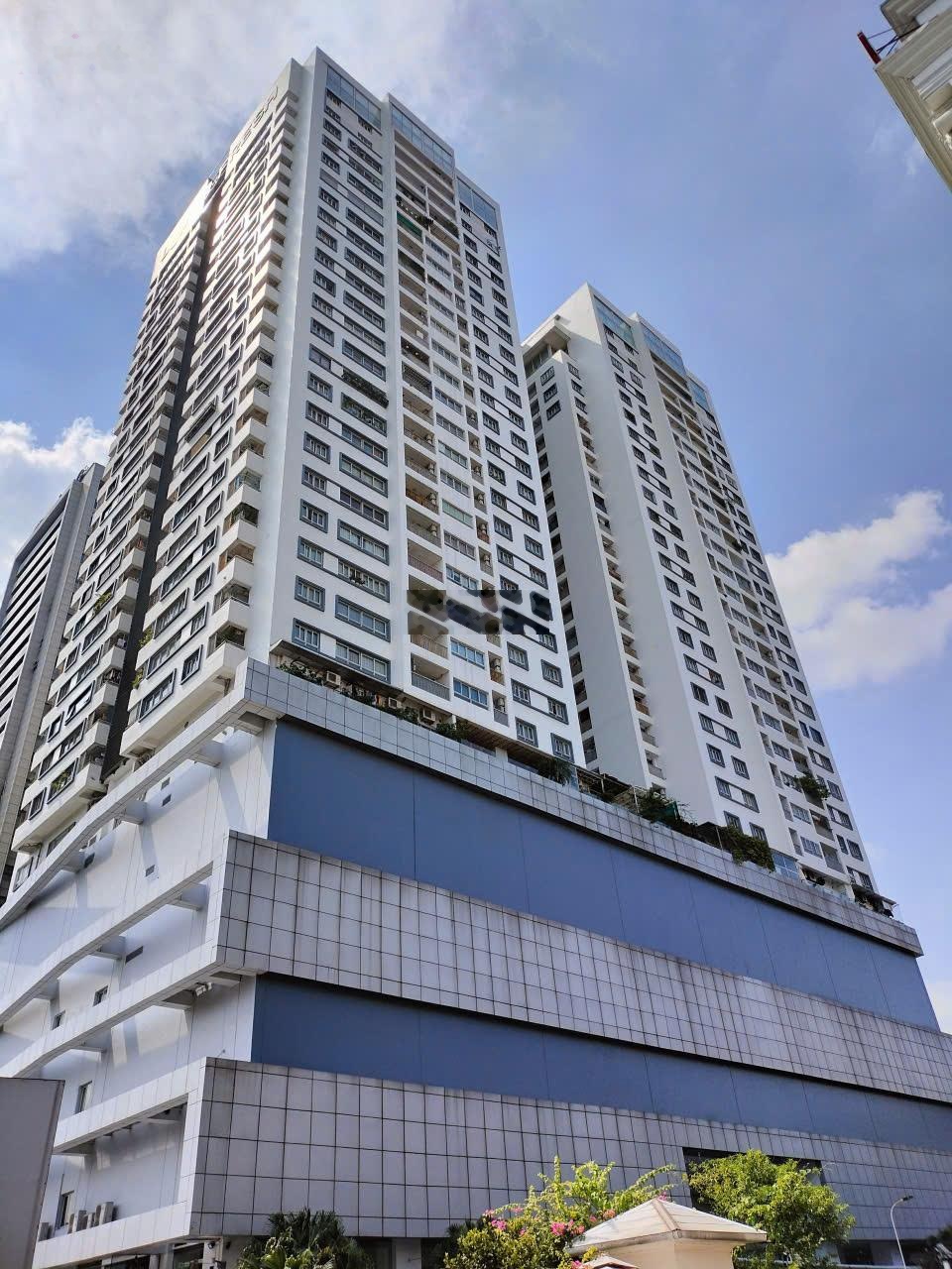 Cần bán căn hộ toà Mipec Tower. Căn góc 3PN 2WC tầng trung view thoáng. Giá bán 12 tỷ