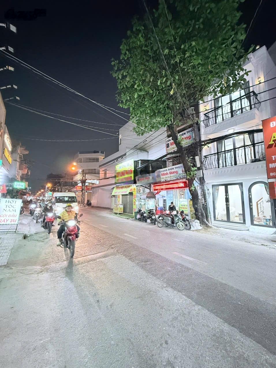 Nhà bán mặt tiền 3,6x3,6m 2 lầu đúc (2PN 3WC) vỉa hè 2m MT Văn Cao, Tân Phú