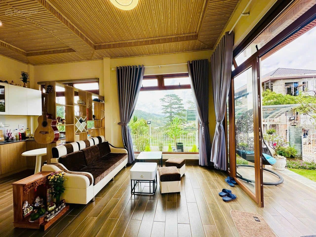 Cần bán vila 210m2 7ty5 15x14 măngline đà lạt cách chợ đêm 9km