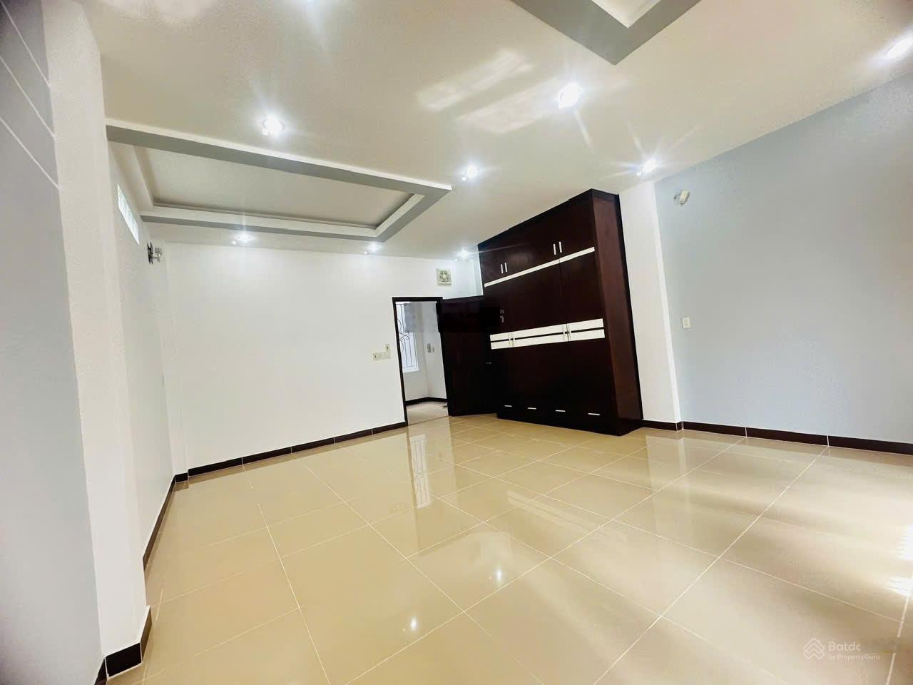 Cho thuê nhà mới đường Lê Văn Sỹ, P. 13, Quận 3, diện tích: 5x17m, 3 lầu, 7PN, giá 45tr/th