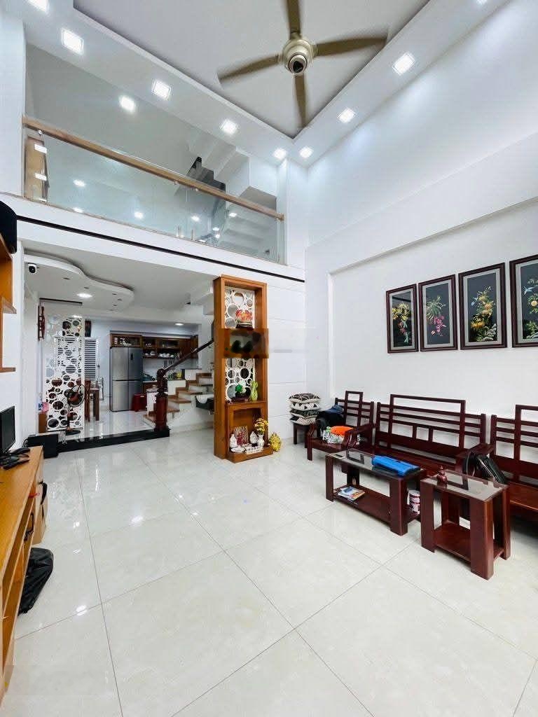 Mặt Bằng Kinh doanh, Hẻm 10 m thông, Ôtô Vào nhà, sát Lê Đức Thọ *60m2 x 4Tầng Đúc ** Hơn 8 tỷ TL