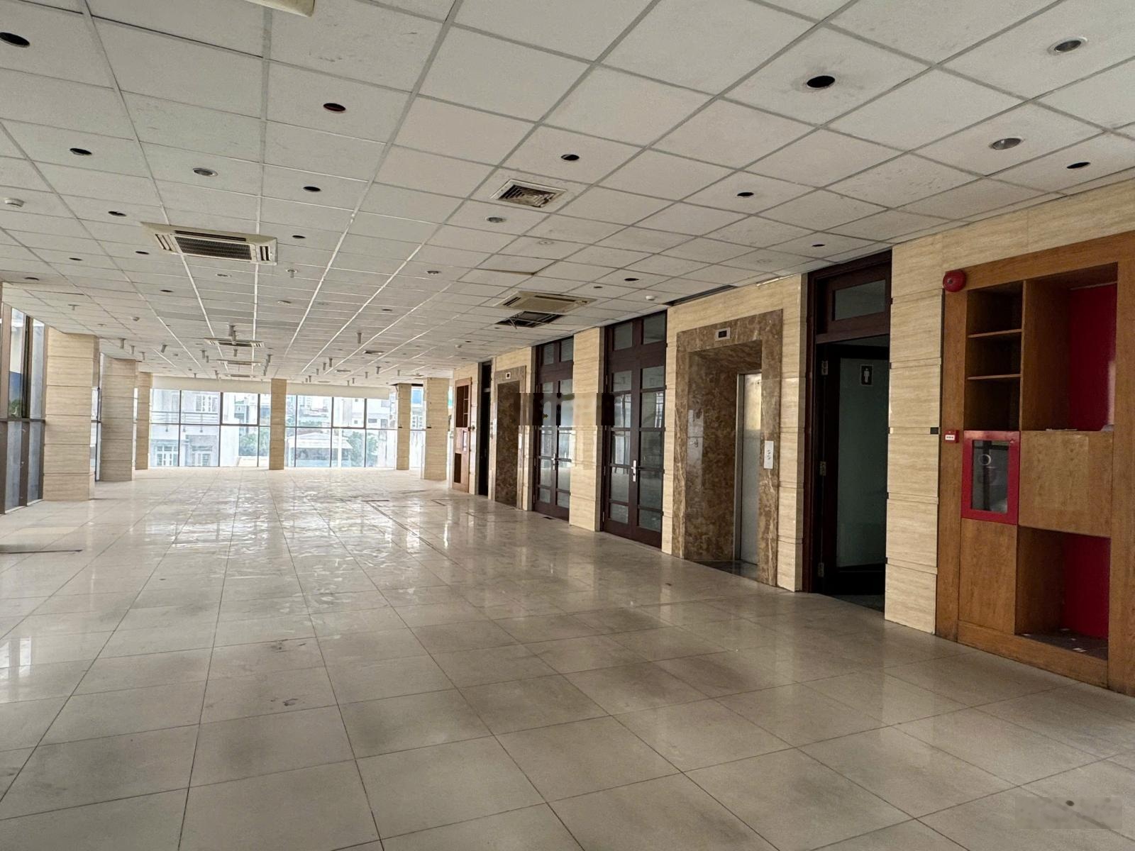 Cho Thuê Văn Phòng 2 Mặt Tiền Đường Bàu Cát Tân Bình - 500m2- 90tr/tháng - Liên hệ 0971079192