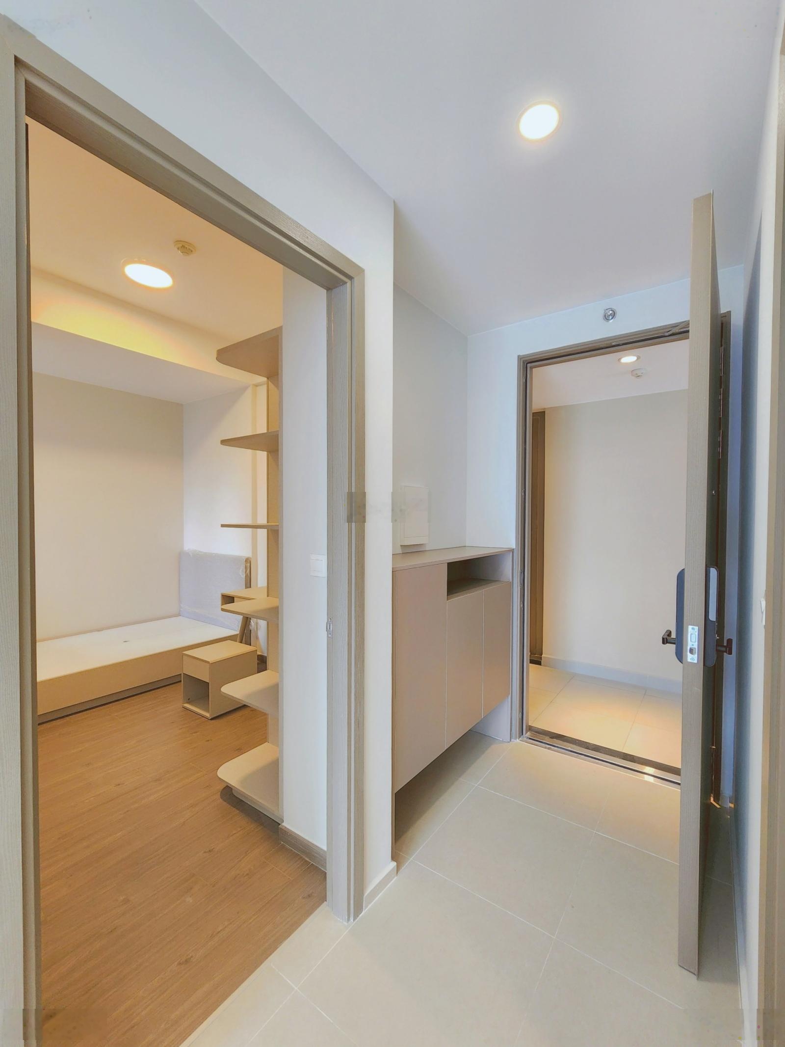 Cho thuê căn 60m2, tháp D, có giường, tủ, 2PN - 2WC