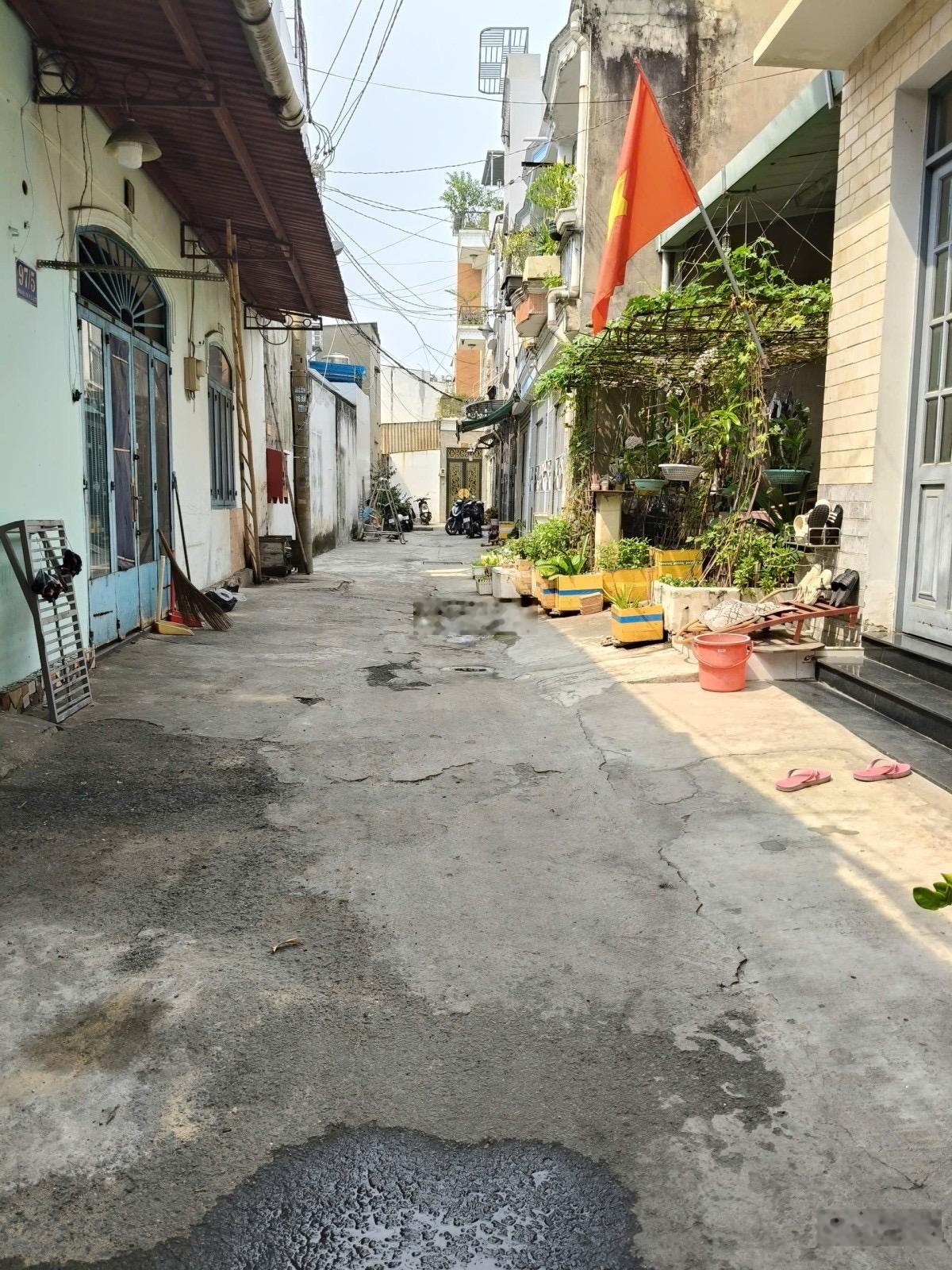 Nhà hẻm xe ô tô Phan Huy Ích P. 15, Tân Bình xe ô tô tới cửa cách mt ~50m giá 6.5 tỷ (TL)