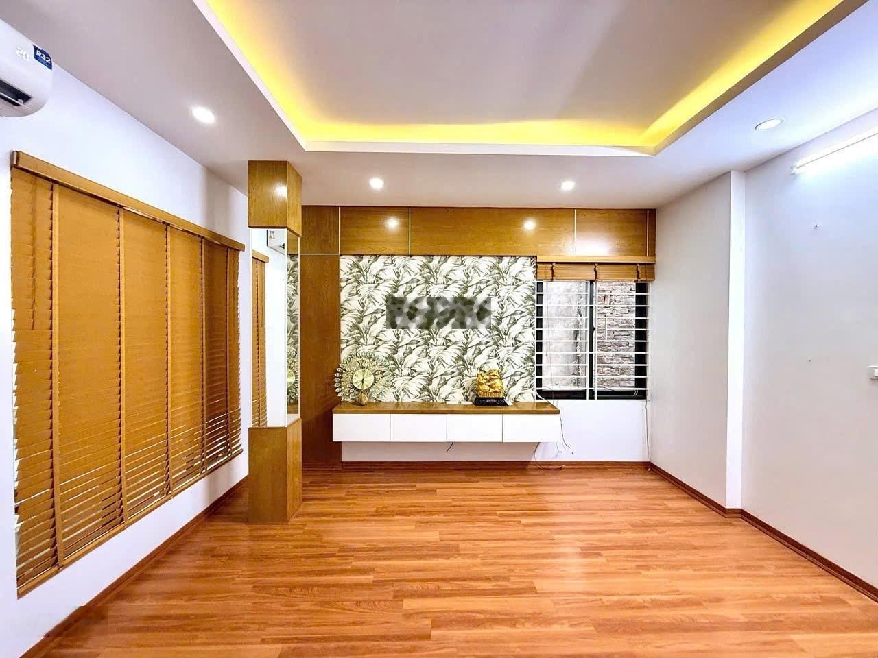 Bán nhà Pháo Đài Láng 33m2 5 tầng mặt tiền 4.5m hơn 9 tỷ LôGóc Gần ôtô Nhà Đẹp ở Ngay CC 0976052361