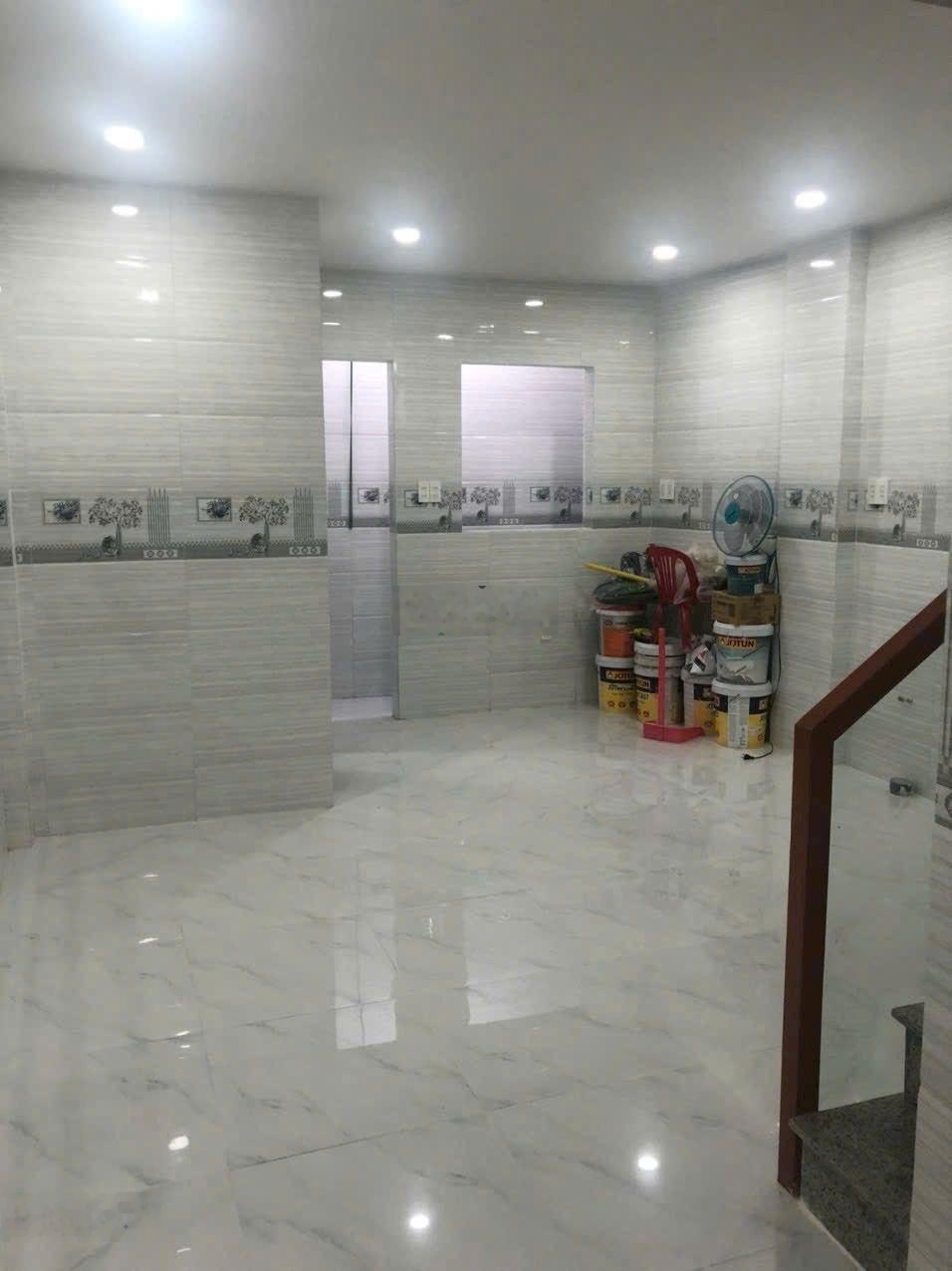 Bán nhà mặt tiền KD đường Thủ Khoa Huân khu chợ Vải Tân 3.7x16m đúc 3 tầng