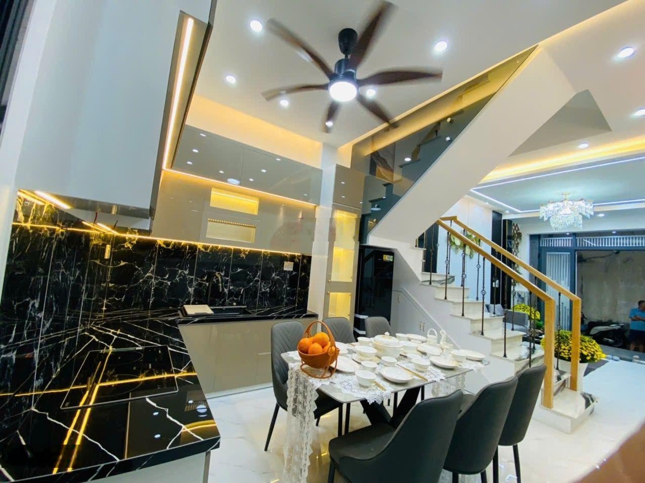 Nhà mới hoàn thiện ,4 tầng, hxh, huỳnh tấn phát_nhà bè. diện tích: 4x12. giá nhỉn 6.x tỷ.