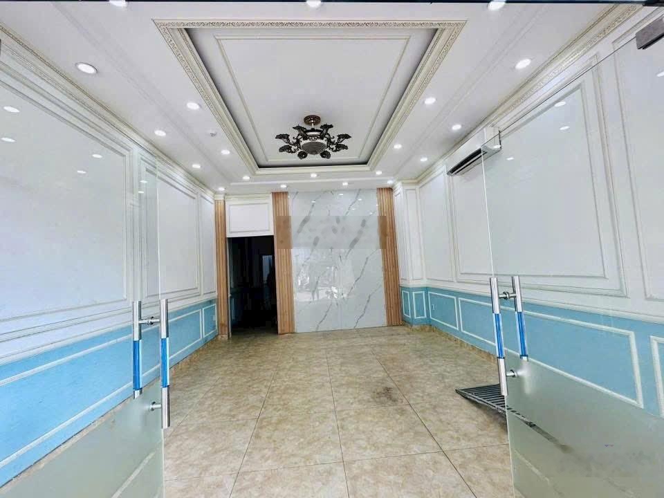 Cho thuê nguyên căn Mặt tiền Phan Văn Trị, Cityland Gò Vấp. DT 5*20, thang máy
