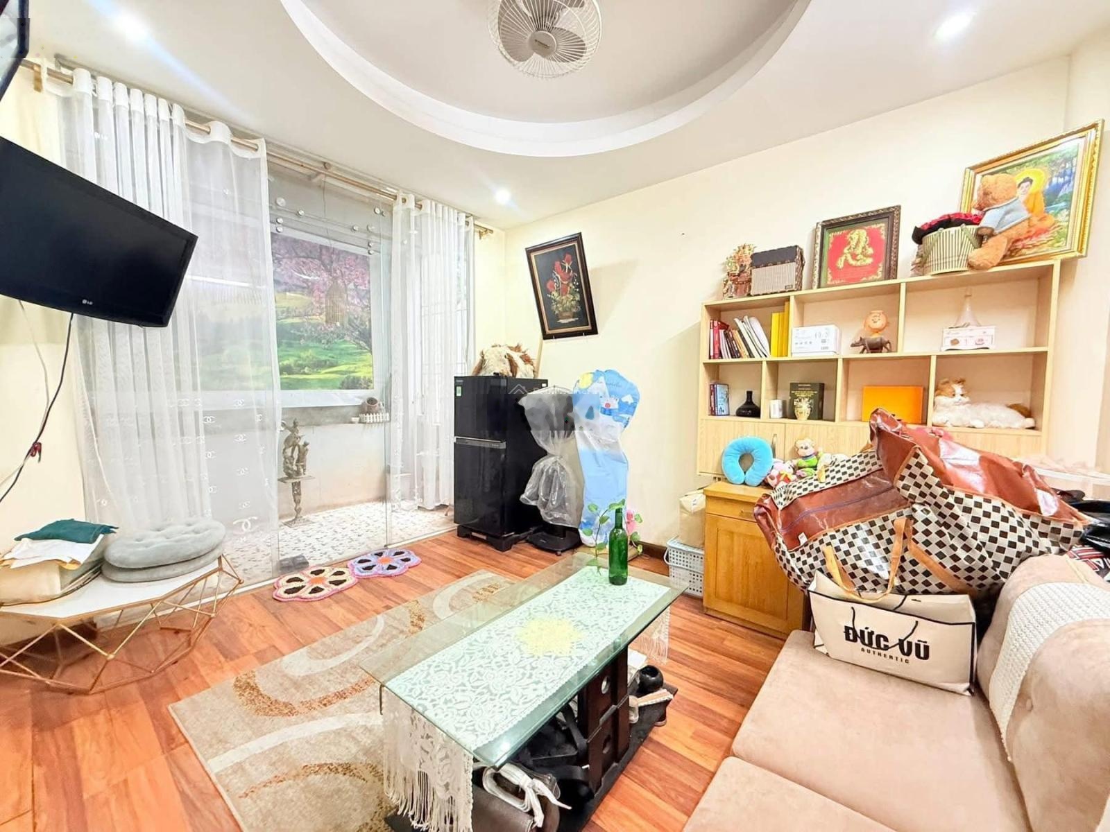 Bán nhà văn cao 57m2 - 5 tầng - nhà dân xây - cực gần ô tô - 2 thoáng - ở ngay