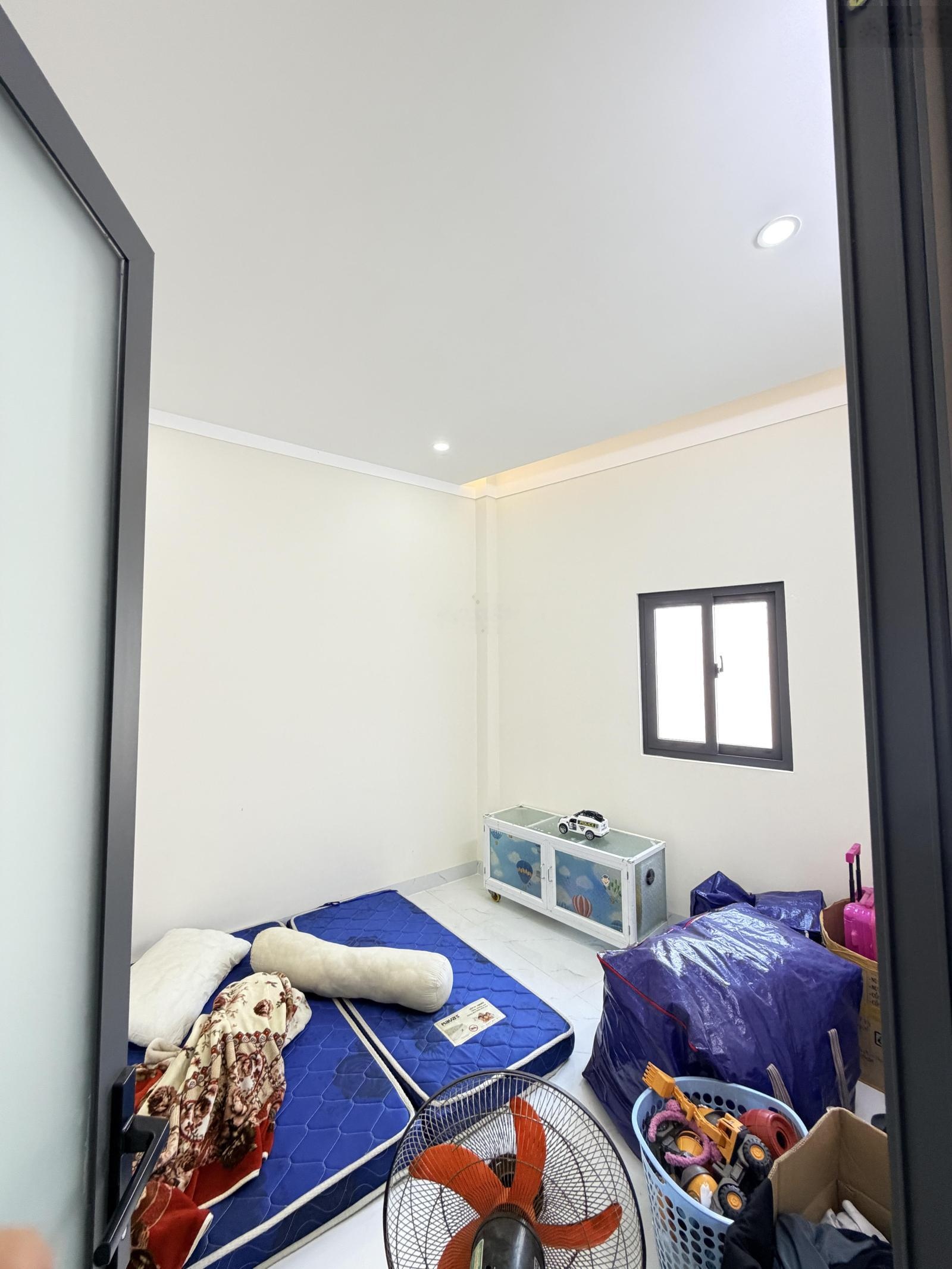 Chủ gửi bán căn nhà 1 trệt 1 lầu phường Biên Hoà (Tân Vạn cũ). Dt: 5,5x11=60m2. Giá: 2tỷ5 TL