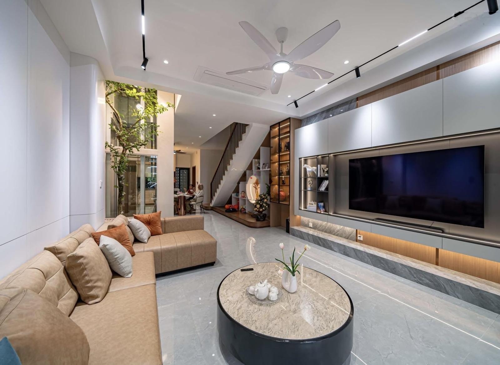 **Bán nhà mặt tiền Đồ Sơn, phường 4, quận Tân Bình (4,5*17) 6 tầng thang máy; tiện khai thác