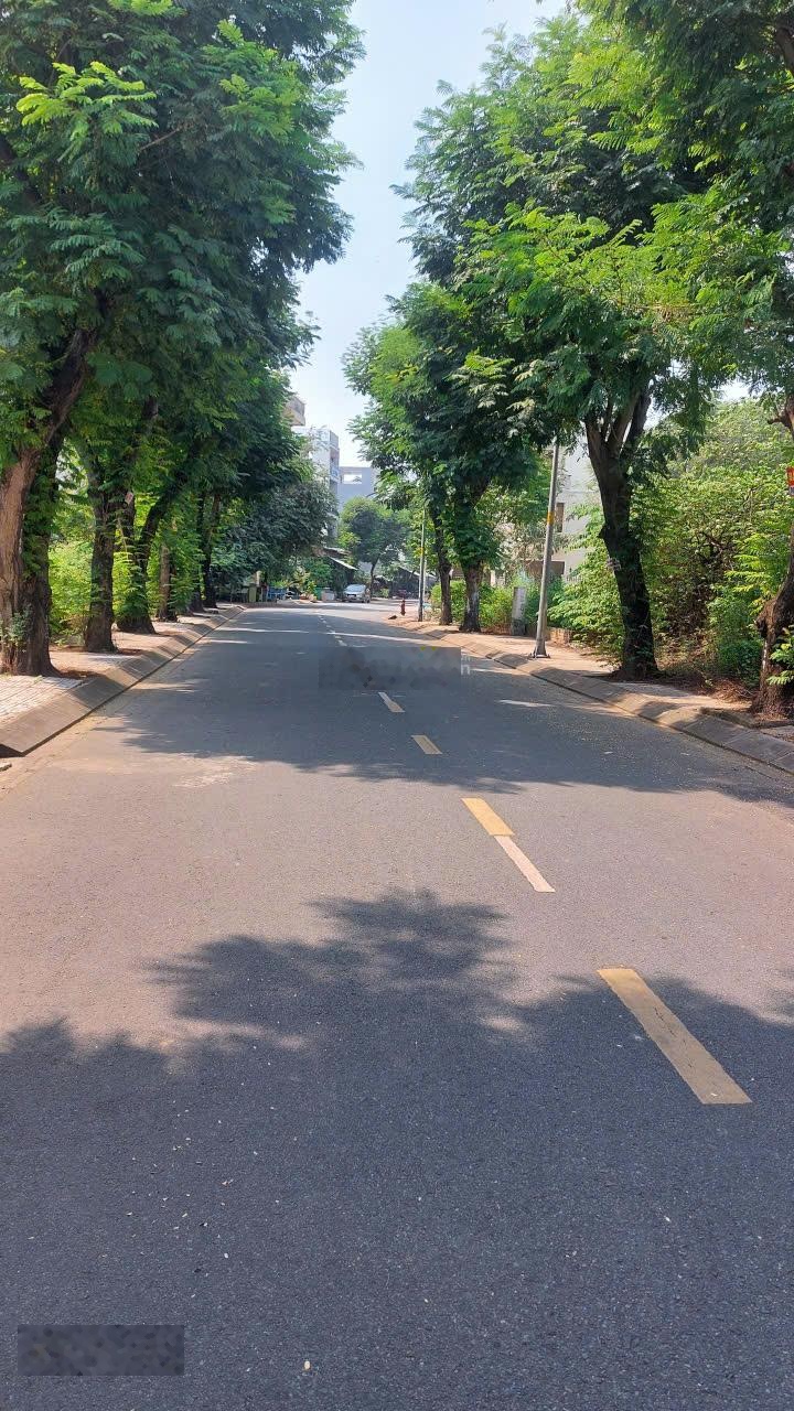 Bán nền đất sát trường Đại Học UMT tại Cát Lái Quận 2. DT 7x20m (140m2) giá 62 tr/m2