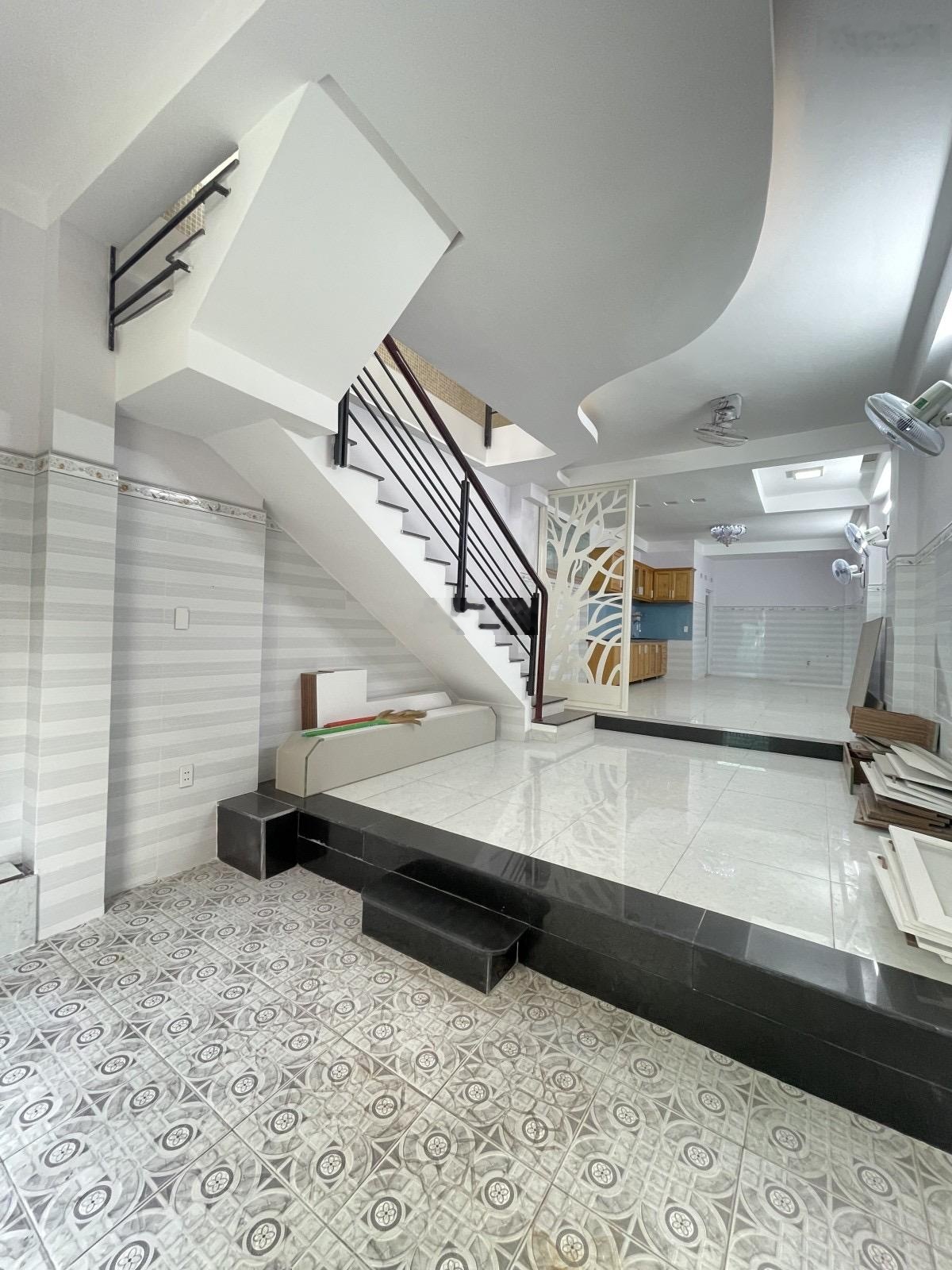 Hẻm Vườn Lài - chính chủ - 4x16 - trước cho thuê - mới lấy lại nhà - trệt 2 lầu ST