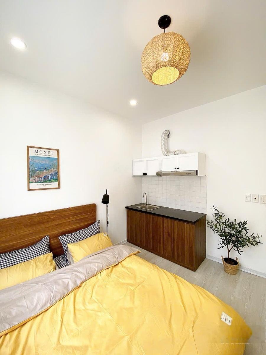 Nhà đầu ngõ 1150 Đường Láng 50m2x5 tầng, MT 3.9m, giá 12.7 tỷ