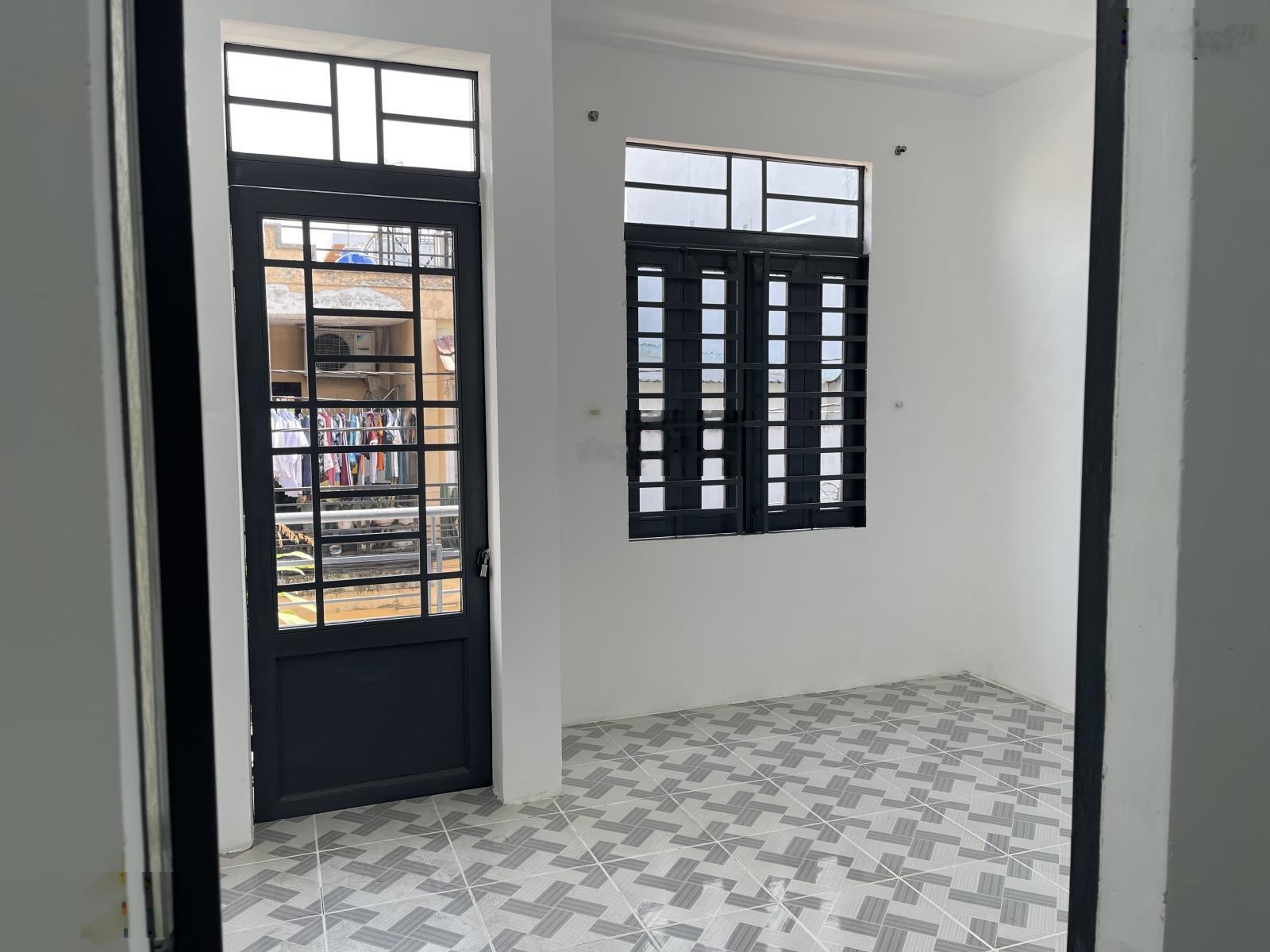 Bán nhà gần chợ bình thành- kdc 3 tầng 3pn giá nhỉnh hơn 4 tỷ