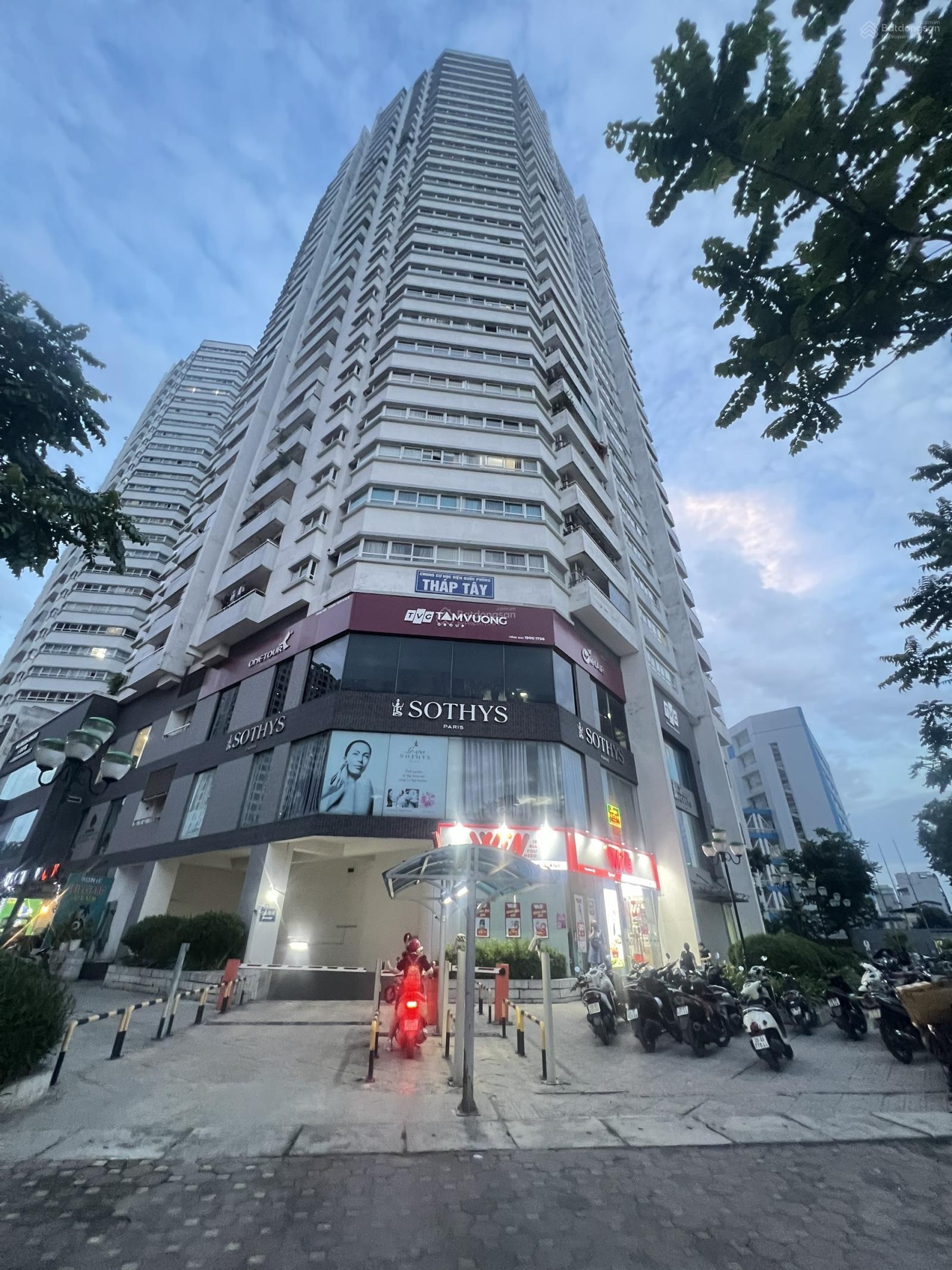 HOT HOT HOT Căn chung cư 136m2 tầng trung, Full đồ, suất để xe hầm tại Chung cư Học viện quốc phòng