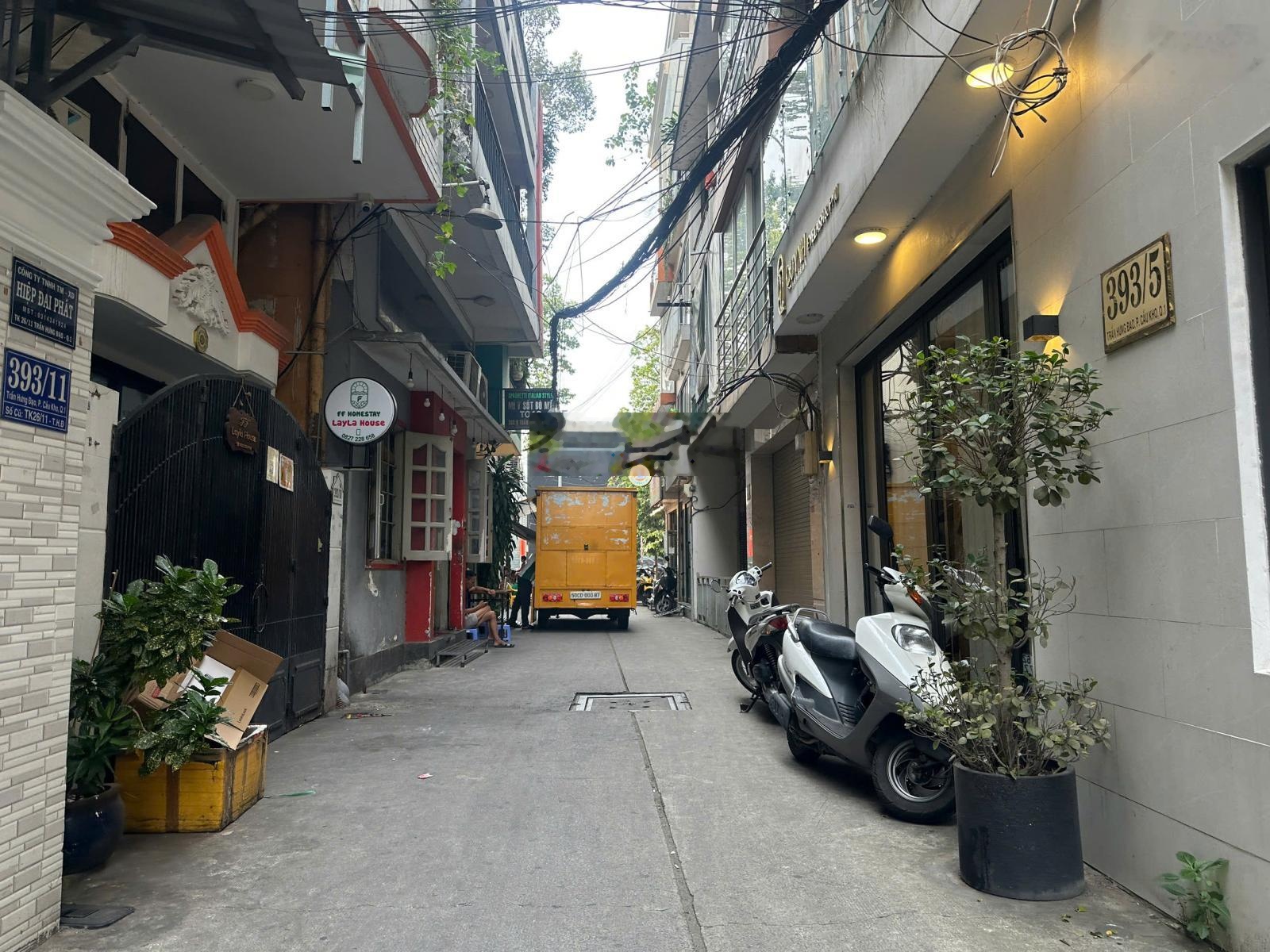 Siêu hiếm, HXH 6m ngay mặt tiền Trần Hưng Đạo, Q1. (7 x 6m) vuông vức 4 tầng - HĐT 26tr - Chỉ 13 tỷ