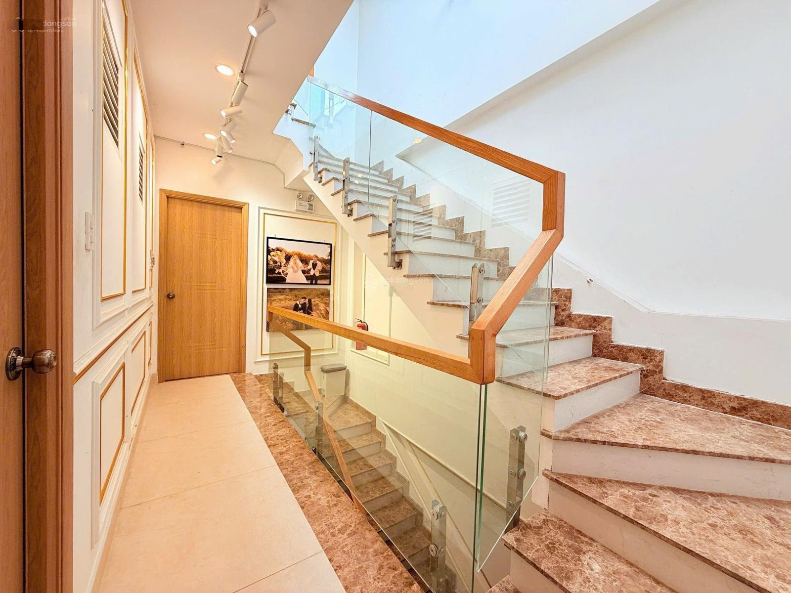 Nhà Đẹp ở ngay Hẻm Xe Tải (4.8m x 19m) 5 Tầng ST - Trường Sa Q.Pn