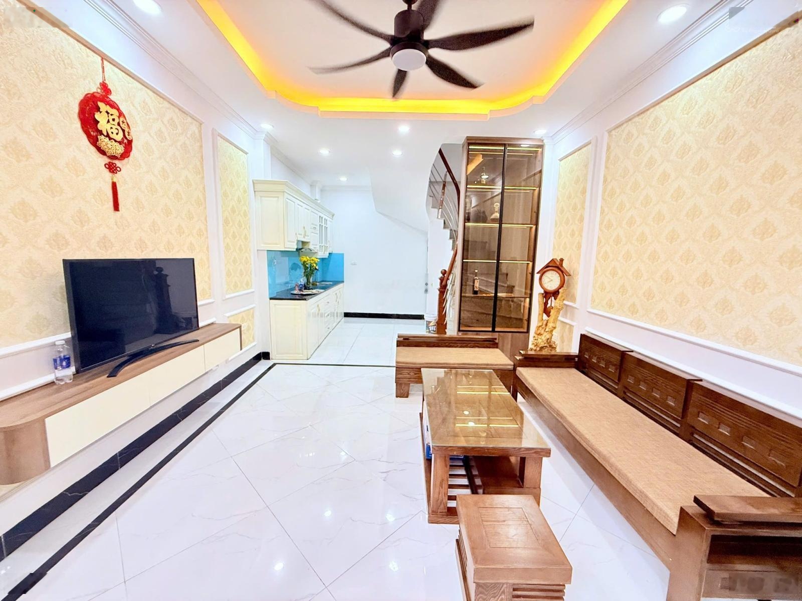 Hàng hiếm siêu phẩm mới về -sát đhcn cở sở 1 và 2-Lô góc 2 mặt thoáng,ô tô tải đỗ sát nhà-Giá 4x tỷ