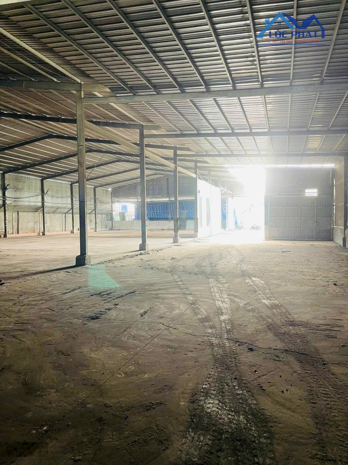 Cho thuê nhà xưởng 2.400m2 giá chỉ 90 triệu. Phước Tân-Biên Hoà-Đồng Nai : 0375854515